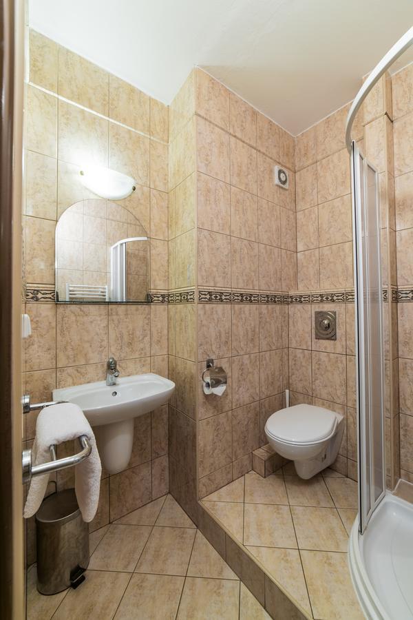 Valašský Hotel a Pivní lázně OGAR Luhačovice Esterno foto