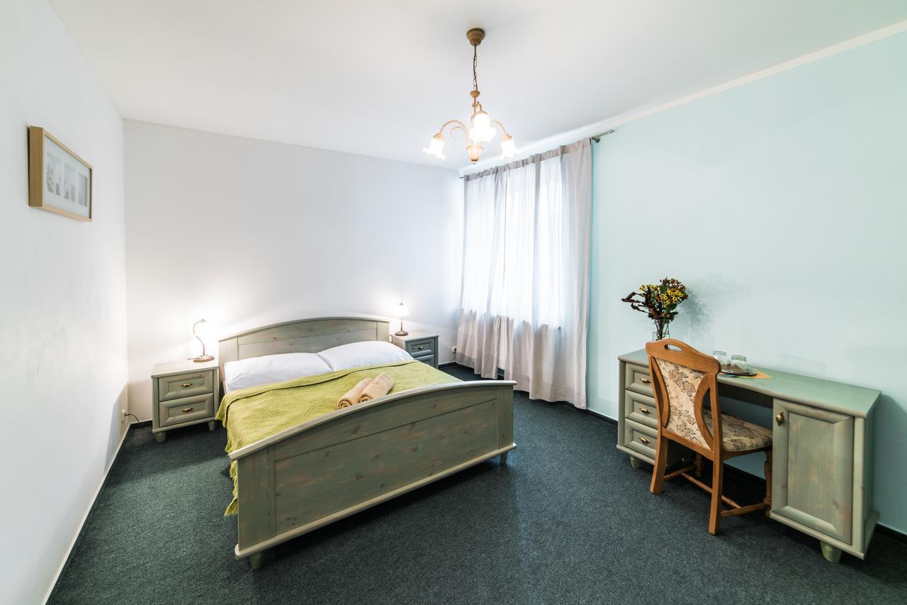 Valašský Hotel a Pivní lázně OGAR Luhačovice Esterno foto